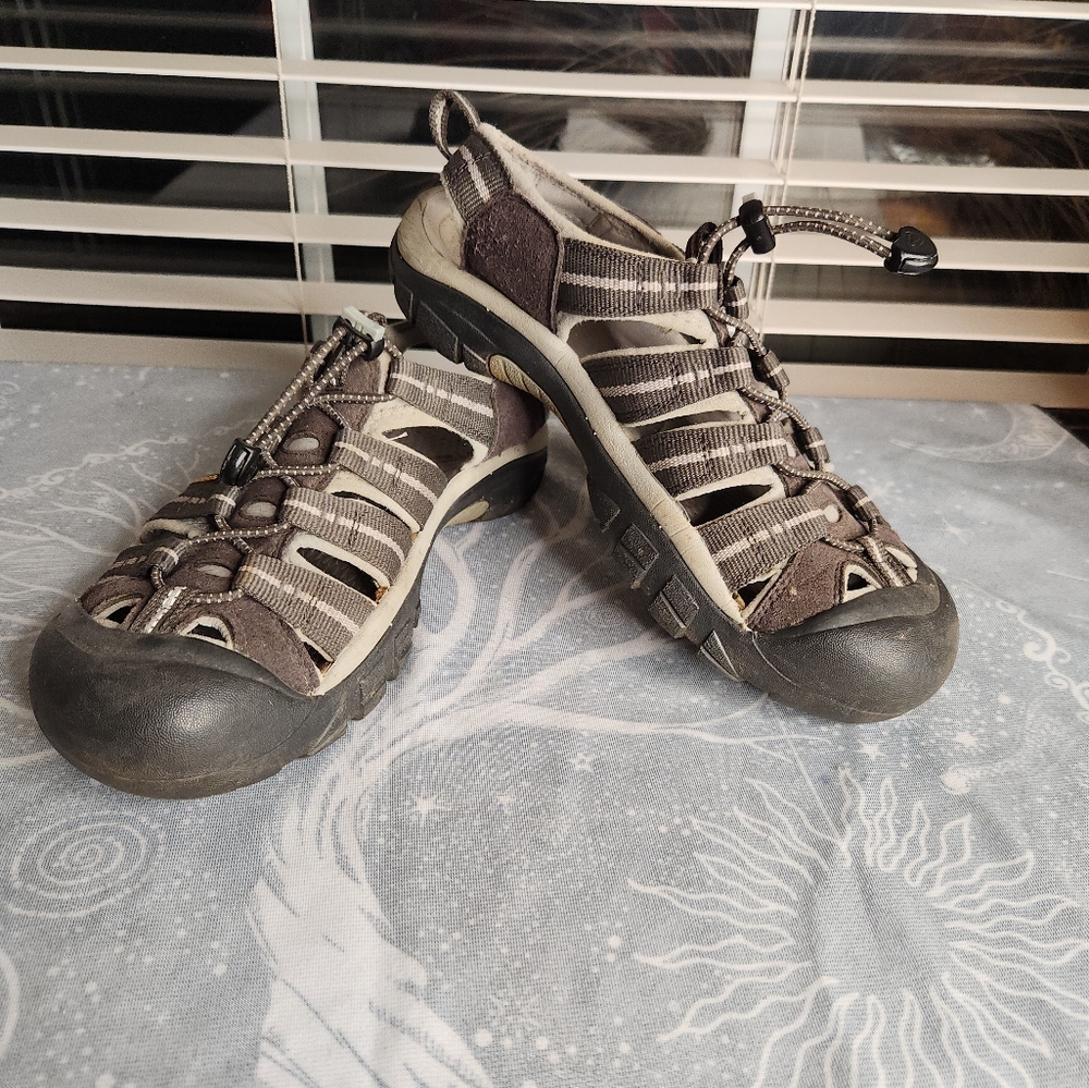 Women's‎ Waterproof Keen Sandals  Size 10